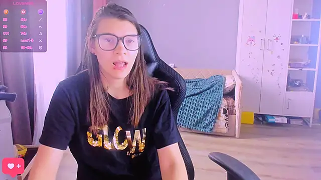 MollyLollipop online show from March 10, 2026, 5:44 am