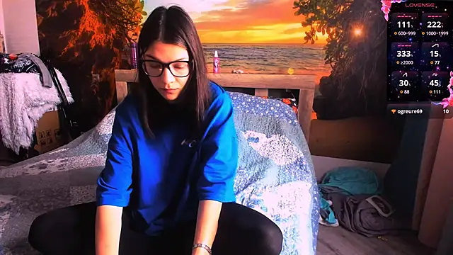 MollyLollipop online show from March 19, 2025, 6:03 am