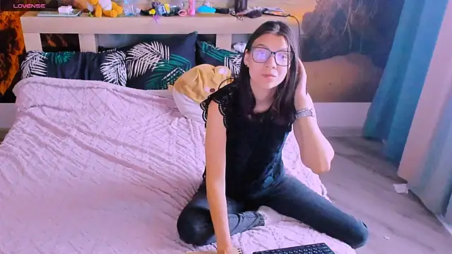 MollyLollipop online show from July 2, 2026, 3:07 am
