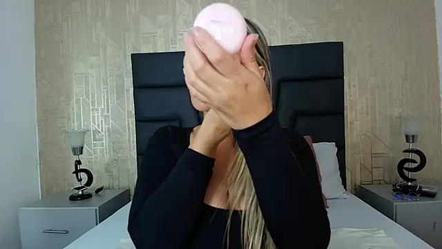 Isabella Harley online show from January 17, 2026, 1:58 pm