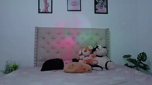 Snapshot of Sweet_baby_hellen chatting on February 28, 2026, 11:15 pm Sweet baby hellen online show from February 28, 2026, 11:15 pm