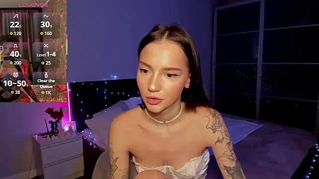 SophieCatty online show from March 18, 2026, 10:32 pm