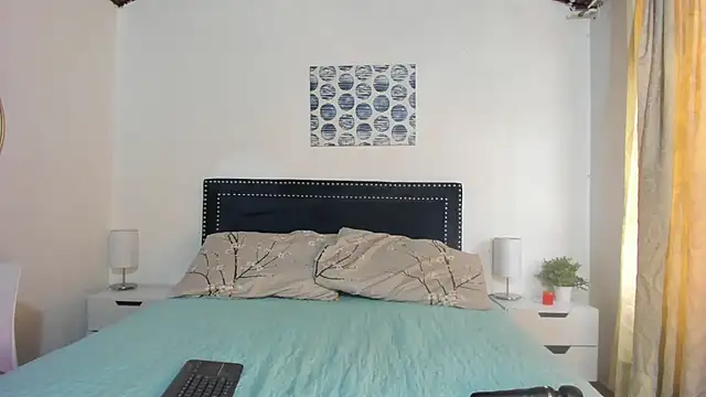 ZulyMichels online show from December 22, 2025, 12:38 pm