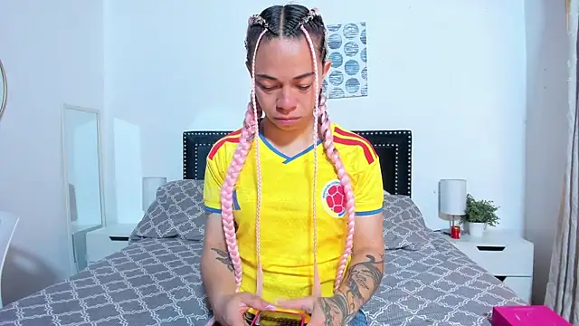 ZulyMichels online show from June 17, 2026, 12:59 pm