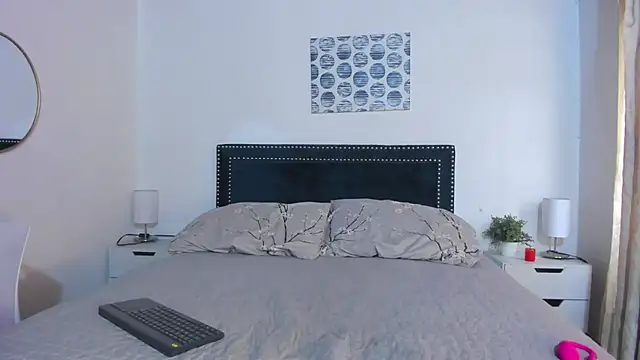 ZulyMichels online show from December 5, 2025, 12:15 pm