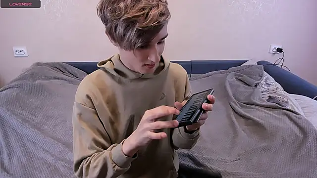 James Mills online show from December 25, 2024, 8:28 pm