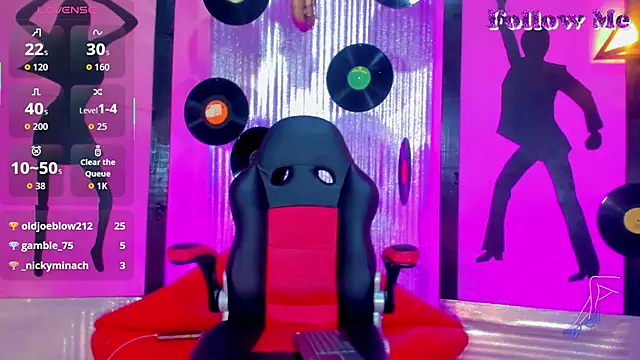 nickyminach  online show from September 23, 2025, 11:34 pm