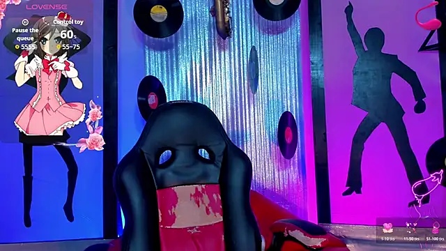 nickyminach  online show from May 28, 2026, 7:42 pm