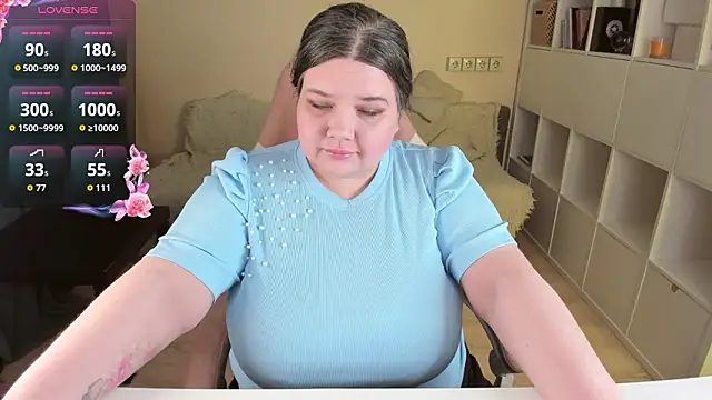 PlumPie online show from March 15, 2026, 11:12 pm