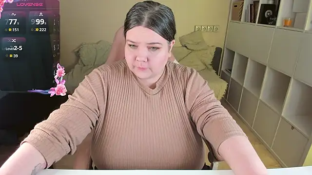 PlumPie online show from February 24, 2026, 4:46 am