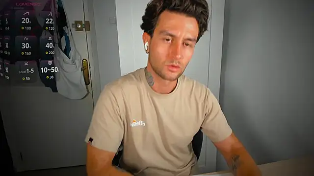 HonestAndrew online show from September 30, 2025, 6:47 pm