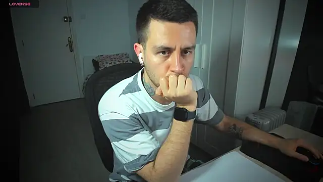 HonestAndrew online show from March 20, 2025, 6:42 pm