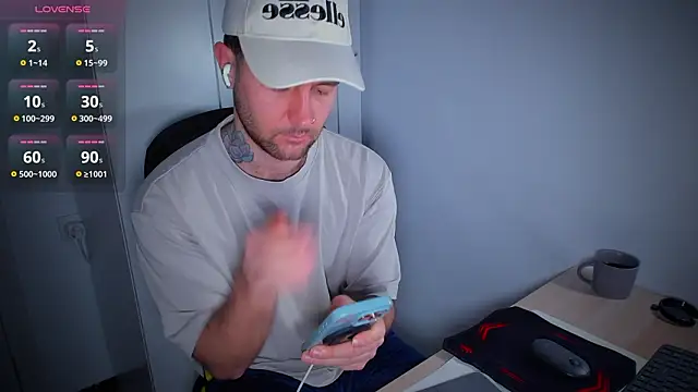 Snapshot of HonestAndrew chatting on March 23, 2026, 4:56 am HonestAndrew online show from March 23, 2026, 4:56 am