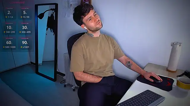 Snapshot of HonestAndrew chatting on February 17, 2026, 12:57 pm HonestAndrew online show from February 17, 2026, 12:57 pm