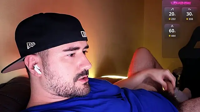 Snapshot of DominantTheo chatting on February 24, 2026, 3:40 am DominantTheo online show from February 24, 2026, 3:40 am