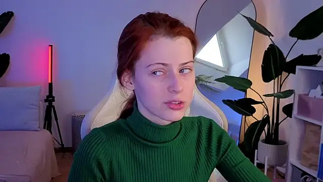 doll lesli online show from November 28, 2025, 10:15 am