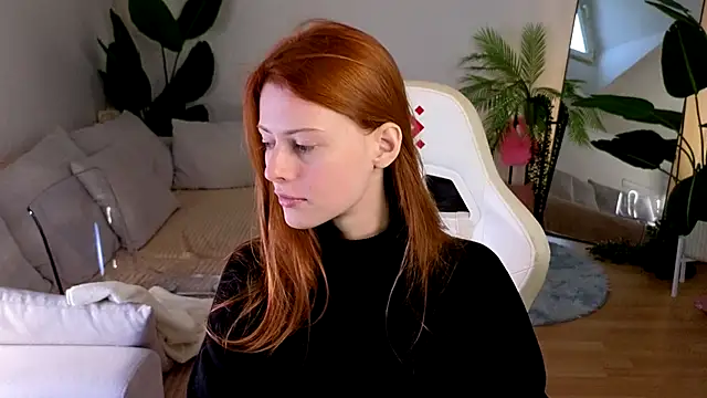 doll lesli online show from October 1, 2025, 6:29 am