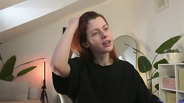 doll lesli online show from March 5, 2026, 12:35 pm