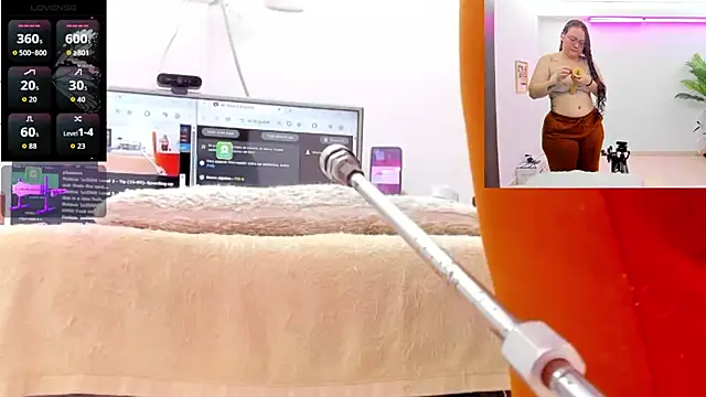 Paulina Davis  online show from February 17, 2026, 12:30 am