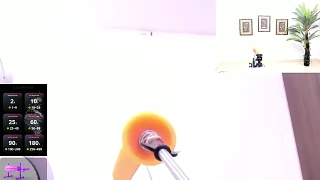 Paulina Davis  online show from March 22, 2025, 10:04 pm