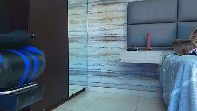 oliver  brown online show from December 18, 2025, 12:49 am