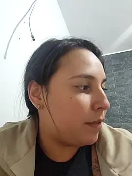 Snapshot of LizzRouse chatting on July 15, 2026, 10:06 pm LizzRouse online show from July 15, 2026, 10:06 pm