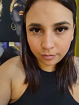 LizzRouse online show from May 4, 2026, 9:17 pm