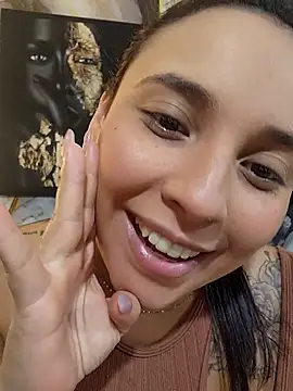 Snapshot of LizzRouse chatting on July 23, 2026, 9:22 pm LizzRouse online show from July 23, 2026, 9:22 pm