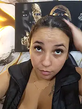 Snapshot of LizzRouse chatting on July 30, 2026, 8:52 pm LizzRouse online show from July 30, 2026, 8:52 pm
