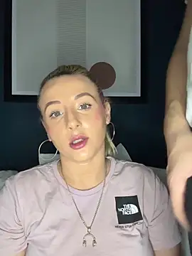 Strongqueen online show from February 9, 2025, 8:34 pm