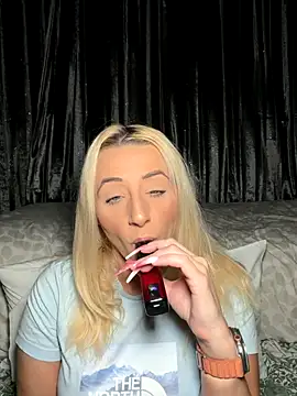 Strongqueen online show from November 8, 2025, 8:12 pm