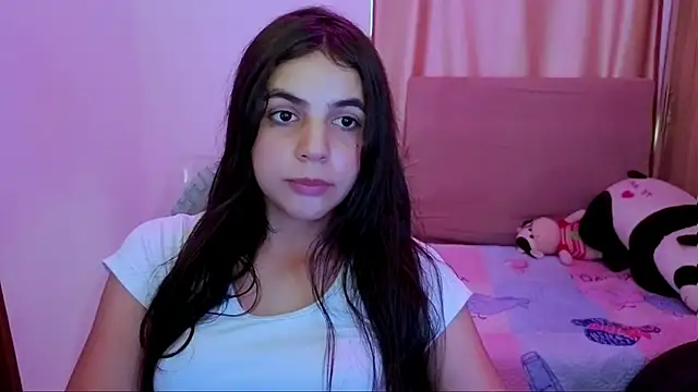 Snapshot of _elenna chatting on June 20, 2026, 5:18 pm elenna online show from June 20, 2026, 5:18 pm
