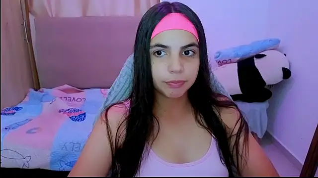 Snapshot of _elenna chatting on May 27, 2026, 6:26 pm elenna online show from May 27, 2026, 6:26 pm