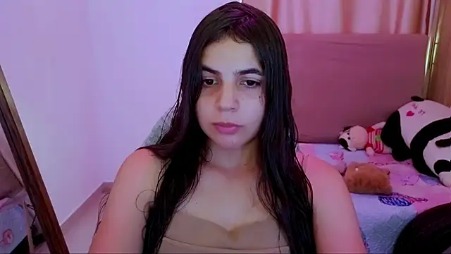Snapshot of _elenna chatting on June 19, 2026, 5:41 pm elenna online show from June 19, 2026, 5:41 pm