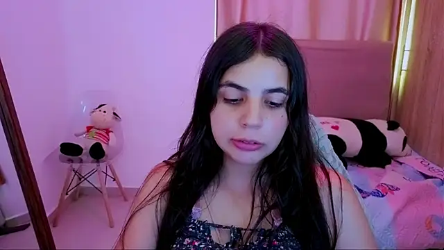 Snapshot of _elenna chatting on June 11, 2026, 6:05 pm elenna online show from June 11, 2026, 6:05 pm