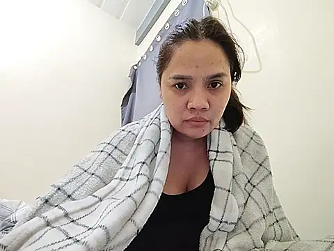 Snapshot of _milkymom4uxx chatting on July 4, 2026, 8:35 pm milkymom4uxx online show from July 4, 2026, 8:35 pm