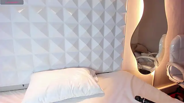 Crismat  online show from January 17, 2025, 4:06 am