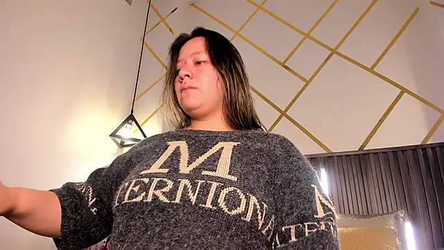  rebecca1 online show from November 6, 2025, 1:48 pm