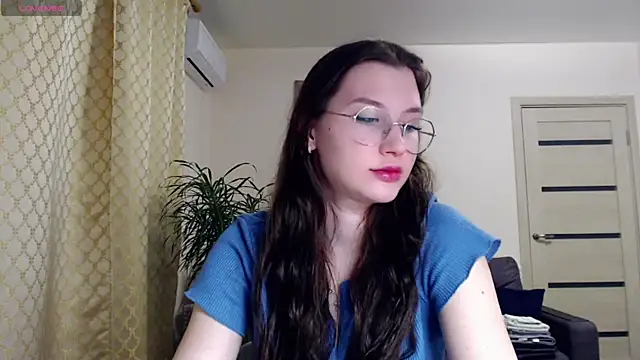 Snapshot of Kristal898 chatting on January 3, 2025, 12:54 am Kristal898 online show from January 3, 2025, 12:54 am
