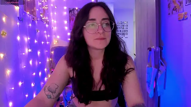 linda giggle online show from October 28, 2025, 12:22 am