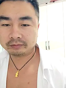 guozuo online show from October 3, 2025, 1:34 pm