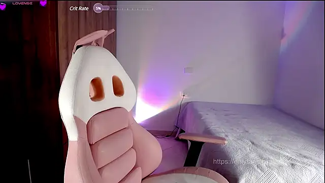 gabriela r online show from February 17, 2025, 4:06 pm