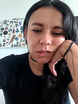 Amber  Davis online show from May 7, 2026, 8:34 pm