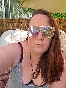 BBWQUEENBEEE online show from June 16, 2026, 12:21 am