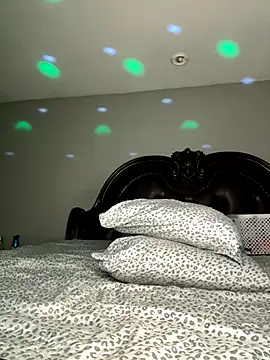 ThickAssRena online show from October 5, 2025, 7:10 am