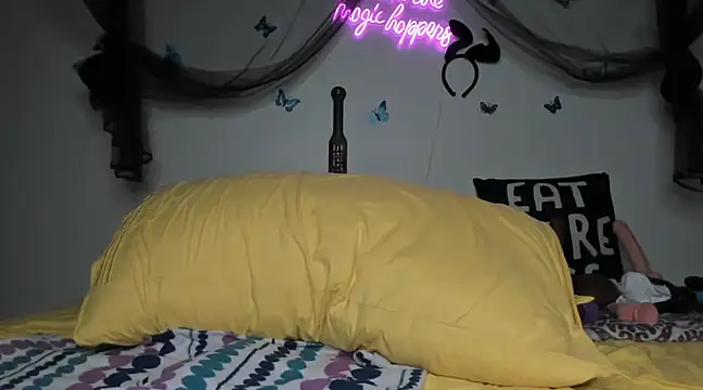 ThickAssRena online show from February 5, 2025, 1:15 am