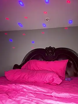 ThickAssRena online show from November 30, 2025, 12:33 am