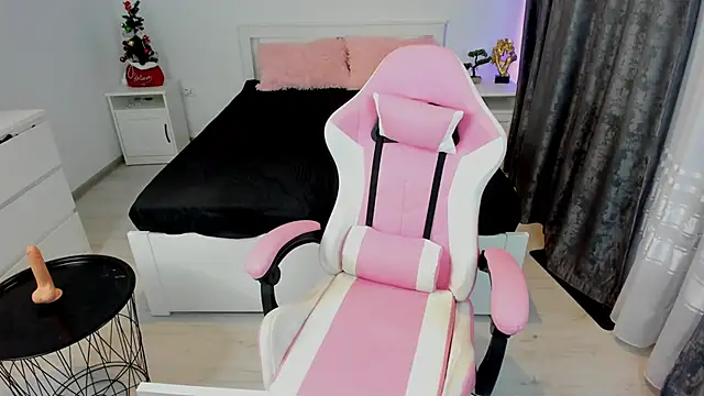 SinwithAmy online show from December 31, 2024, 9:06 pm