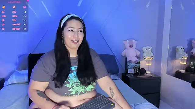 emmajohnss online show from June 24, 2026, 4:00 am