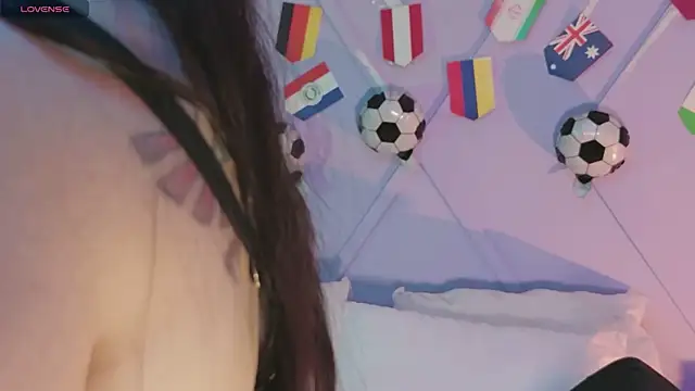 emmajohnss online show from July 12, 2026, 3:51 am